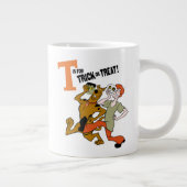 Scooby-Doo | T ist für Trick oder Treat Jumbo-Tasse (Rechts)