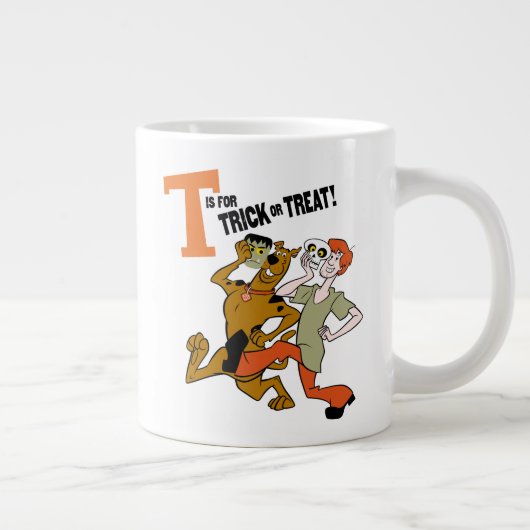 Scooby-Doo | T ist für Trick oder Treat Jumbo-Tasse (Rechts)