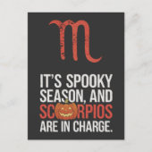 Scorpio Jahreszeit: Spooky und Charge Funny Zitat Postkarte (Vorderseite)