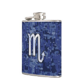 Scorpio Zodiac Sign auf Navy Blue Camouflage Dekor Flachmann (Links)