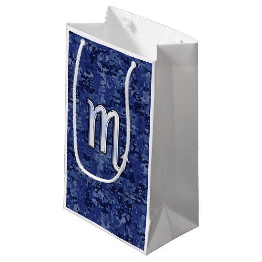 Scorpio Zodiac Sign auf Navy Blue Camouflage Kleine Geschenktüte (Vorderseite Schrägansicht)