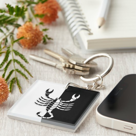 Scorpio Zodiac Sign, Black & White Keychain Schlüsselanhänger (Vorderseite rechts)