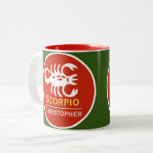 Scorpio Zodiac Star Sign mit dem Namen des Eigentü Zweifarbige Tasse (Vorderseite Links)