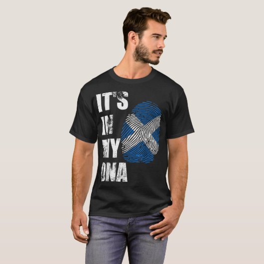 SCOTLAND, ES IST IN MEINER DNA SCOTTISH FLAG DISTR T-Shirt (Vorne ganz)