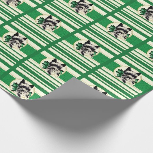 Scottie Dog, Scottish Terrier auf grüner Geschenkv Geschenkpapier (Ecke)