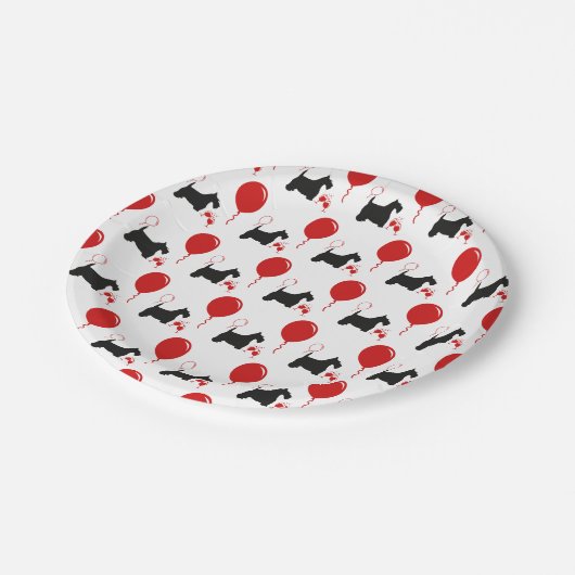 Scottie-Party-Schwarzes und Rot Pappteller (Schrägansicht)