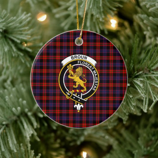 Scottish Clan Broun Modern Tartan und Wappen Keramik Ornament (Baum)