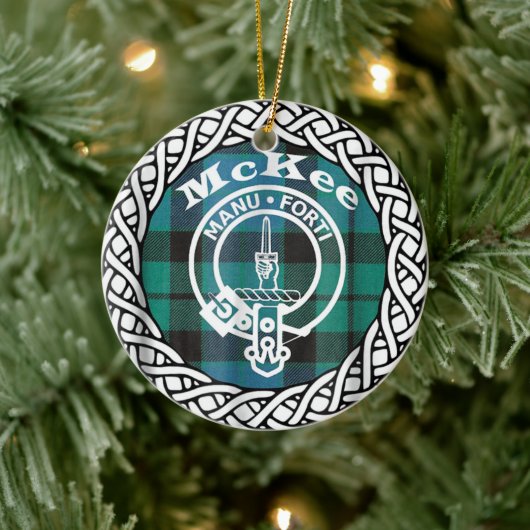 Scottish Clan McKee Tartan und Wappen Keramik Ornament (Baum)