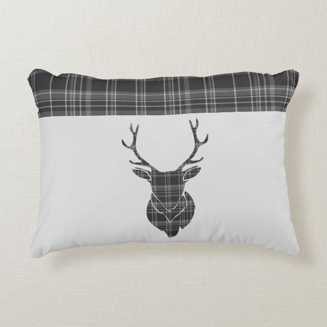 Scottish Gray Tartan Stag Head Antler Rustic Zierkissen (Vorderseite)