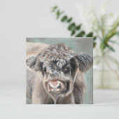 Scottish Highland Calf on Green (Stehend Vorderseite)