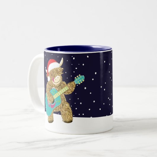 Scottish Highland Cows spielt eine Weihnachtsgitar Zweifarbige Tasse (Vorderseite Links)