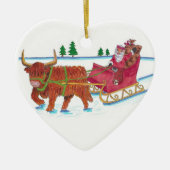Scottish Santa mit Highland Cow, der Schlitten zie Keramik Ornament (Vorne)
