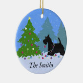 Scottish Terrier Dog Decorating Christmas Tree Keramikornament (Rechts)