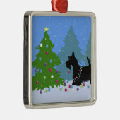 Scottish Terrier Dog Decorating Christmas Tree Ornament Aus Metall (Rechts)