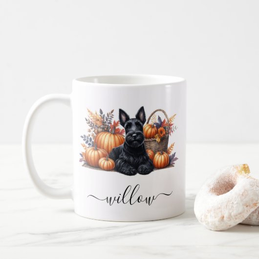 Scottish Terrier Fall Tasse mit Personalisiertem N (Mit Donut)