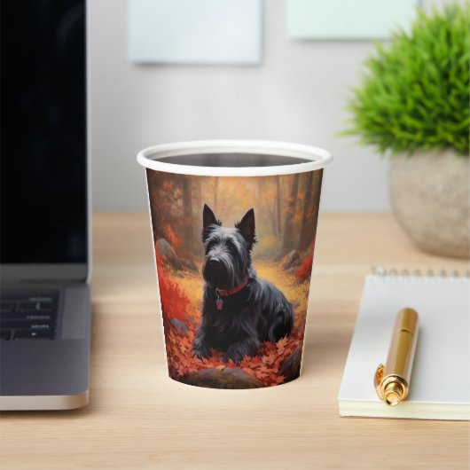 Scottish Terrier im Herbst Leaves Fall Inspiriert Pappbecher (InSitu)