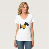 Scottish Terrier in Gold Sweater T-Shirt (Vorderseite Vollansicht)