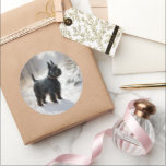 Scottish Terrier Let It Snow Christmas Runder Aufkleber<br><div class="desc">Erleben Sie die Freude des Winters mit unserem "Let It Snow! Hund in Snow" Design! Dieses reizende Produkt fängt den skurrilen Geist der Hunde im Schnee ein und fügt Ihrem Tag eine Touch Winterwunder hinzu. Ob Hundeliebhaber oder einfach nur Liebe der Magie des Schneefalls, dieses Design ist perfekt, um Ihre...</div>