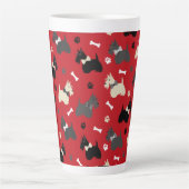 Scottish Terrier Paws and Bones Red Milchtasse (Vorderseite)