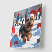 Scottish Terrier Running Snow mit Weihnachtshut Quadratische Wanduhr (Winkel)