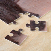 Scottish Terrier sitzt vor einer farbenfrohen Tür Puzzle (Seite)