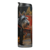 Scottish Terrier Snowy Sleigh Weihnachtsdekor Thermosbecher (Nach rechts gedreht)