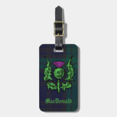 Scottish Thistle auf Dark Tartan Individuelle Name Gepäckanhänger (Vorderseite vertikal)