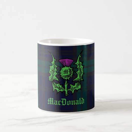 Scottish Thistle auf Dark Tartan Individuelle Name Kaffeetasse (Mittel)