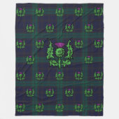 Scottish Thistle on Dark Tartan Custom Monogram Fleecedecke (Vorderseite)