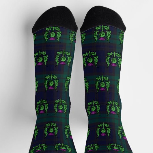 Scottish Thistle on Dark Tartan Custom Monogram Socken (Oben)