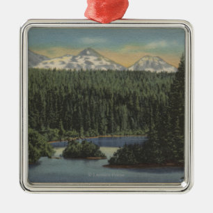 Scotts See, Oregon - Ansicht von drei Schwestern Silbernes Ornament