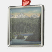 Scotts See, Oregon - Ansicht von drei Schwestern Silbernes Ornament (Links)