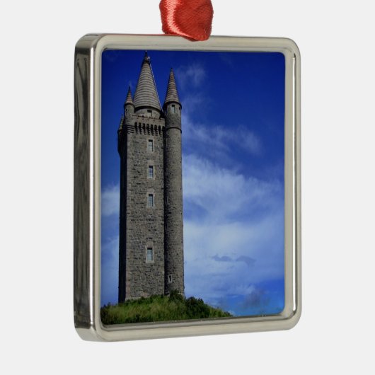 Scrabo Turm Silbernes Ornament (Rechts)