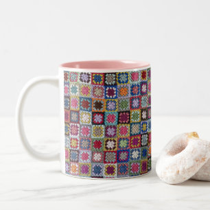 Scrappy Granny Square Decke 11 oz Zwei-Ton-Becher Zweifarbige Tasse