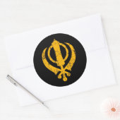 Scratched Yellow Sikh Khanda Symbol auf schwarz Runder Aufkleber (Umschlag)