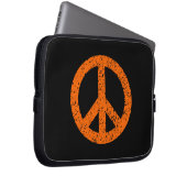 Scribble Stenciled Peace Symbol - Orange on Blk Laptopschutzhülle (Vorne Rechts)