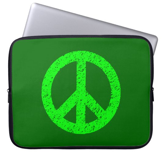 Scribble Stenciled Peace Symbol - Shades of Green Laptopschutzhülle (Vorderseite)