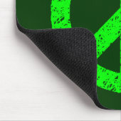 Scribble Stenciled Peace Symbol - Shades of Green Mousepad (Ecke)