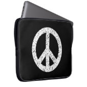Scribble Stenciled Peace Symbol - White on Black Laptopschutzhülle (Vorne Rechts)