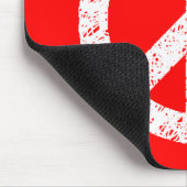 Scribble Stenciled Peace Symbol - White on Red Mousepad (Ecke)