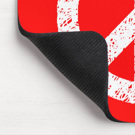 Scribble Stenciled Peace Symbol - White on Red Mousepad (Ecke)