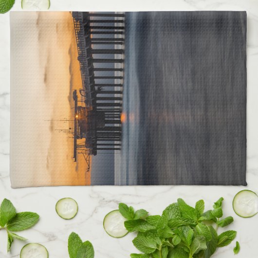 Scripps Pier Geschirrtuch (Gefaltet)