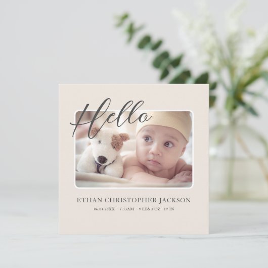 Script Baby Foto Moderne Geburtsankündigung (Stehend Vorderseite)