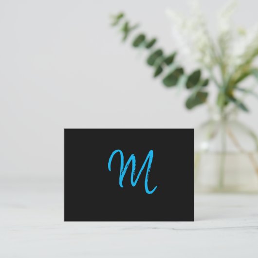 Script Blue Monogram auf Black Visitenkarte (Stehend Vorderseite)