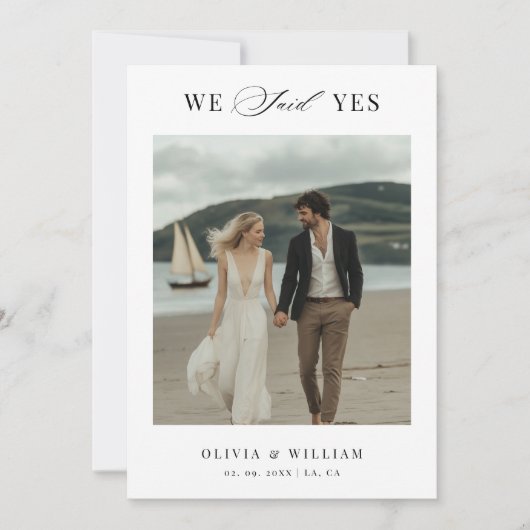 Script Boho Modern Wir sagten Yes Beach Wedding Fo Ankündigung (Vorderseite)