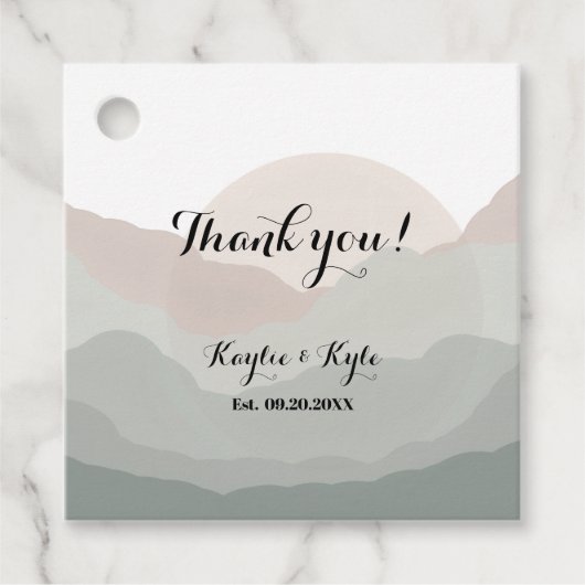 Script Boho Mountain Wedding Anniversary Geschenkanhänger (Vorderseite)