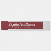 Script Bold White Schriftartes Name Title on Burgu Türschild (Vorderseite )