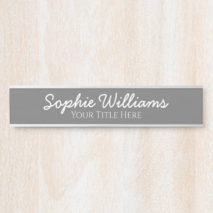 Script Bold White Schriftartes Name Title on Moder Türschild
