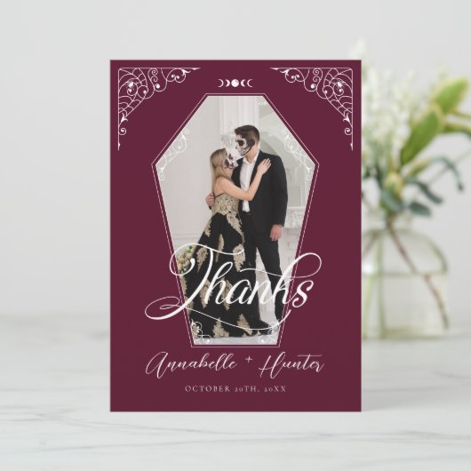 Script Coffin Foto Gothic Halloween Hochzeit Dankeskarte (Stehend Vorderseite)