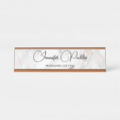 Script Elegante Rose Gold Marble Moderne Typografi Schreibtischnamensplakette (Vorderseite )